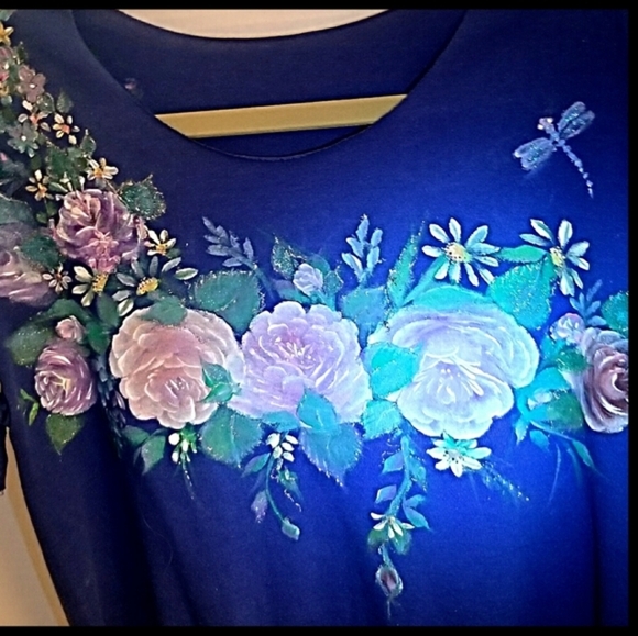 Painted tee with roses and hand cut fringe with metallic beads, painted Tee Art - Picture 2 of 5